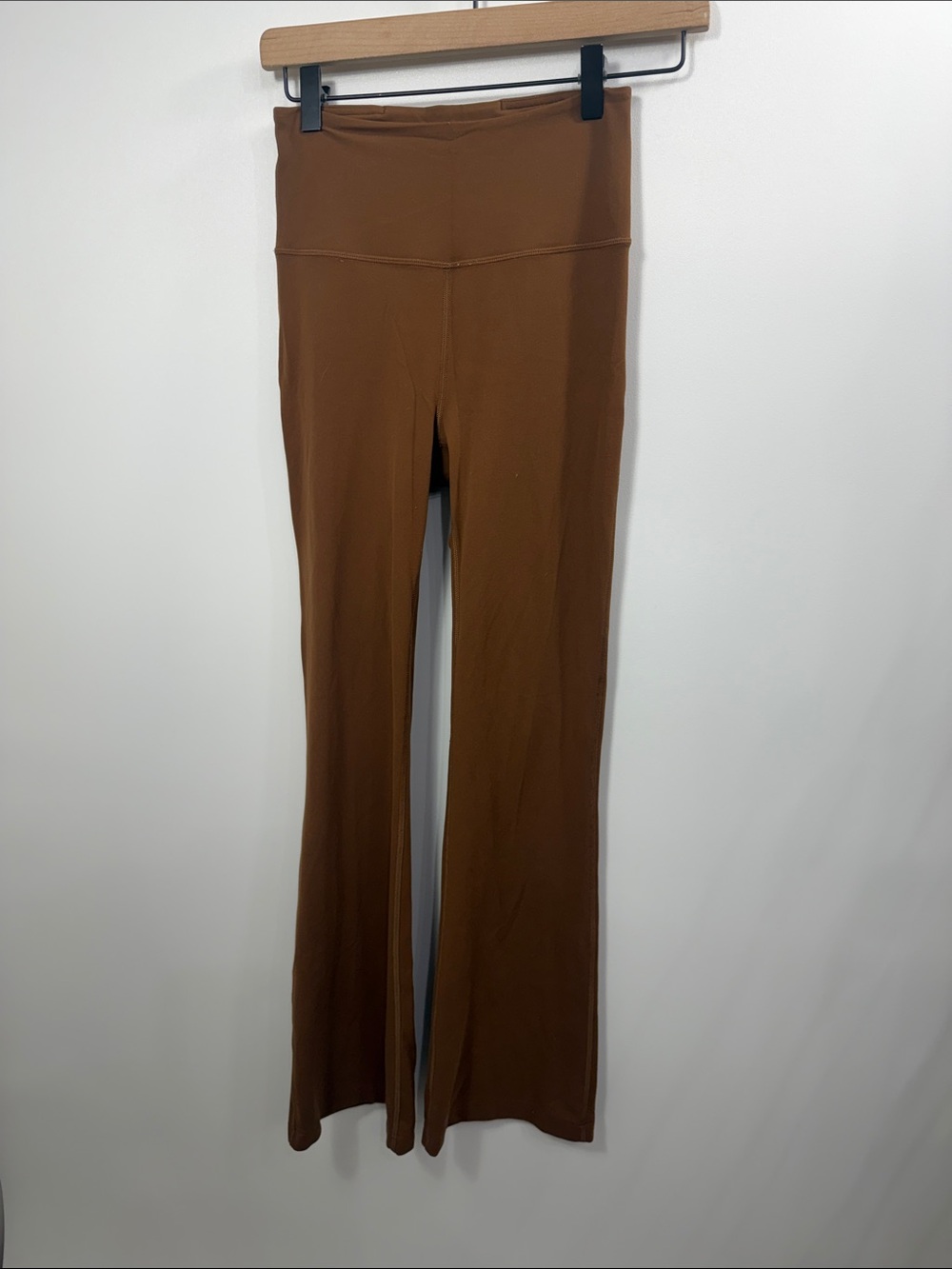 Lululemon Women’s Groove flare pants brown size 4